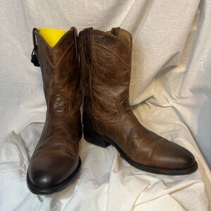 #8620. Cody James Men's Dark Brown Distressed Leather Western Boots. Size 12D